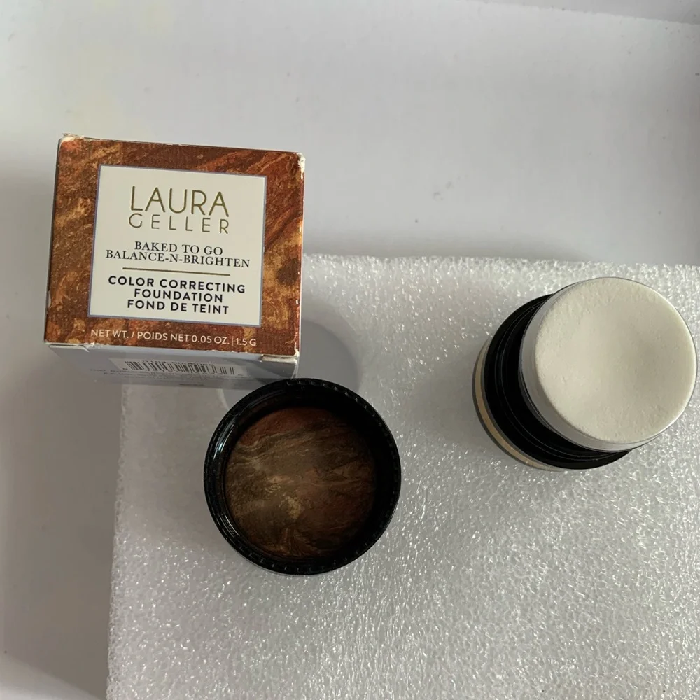 Laura Geller Baked Balance-N-Brighten Foundation has mirror/sponge, Deep Shade